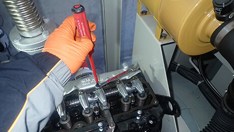 発電機のメンテナンスの様子